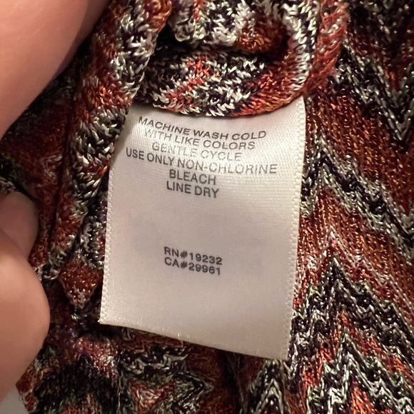 Ladies Alfred Dunner Brown and Rust tones popover top. 3/4 Sleeves . Size S - Picture 4 of 8